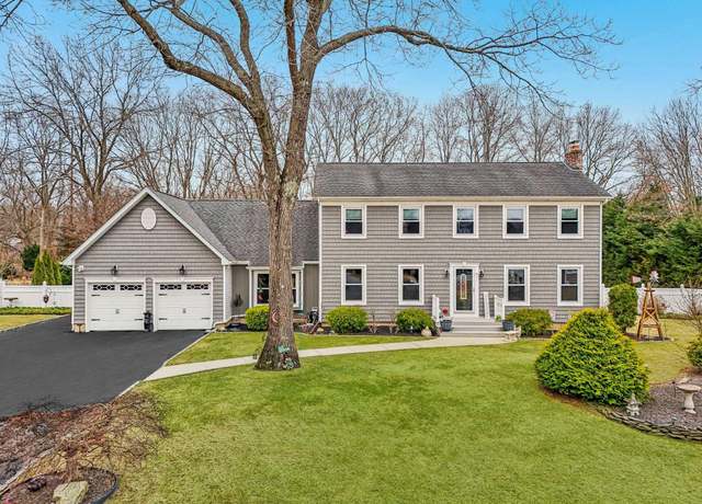 Property at 28 Niagara St, Miller Place, NY 11764, 4 beds, 2.5 baths