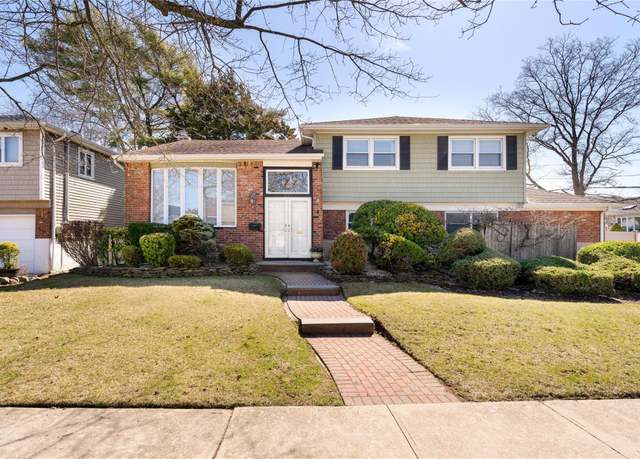 Property at 3021 Ann St, Baldwin Harbor, NY 11510, 4 beds, 3 baths