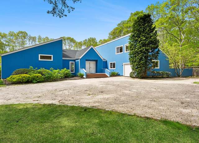 Property at 21 Quarter Ct, Westhampton, NY 11977, 5 beds, 4 baths