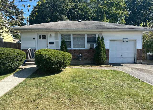 Property at 44 Harriet Ave, Hempstead, NY 11550, 3 beds, 1 bath