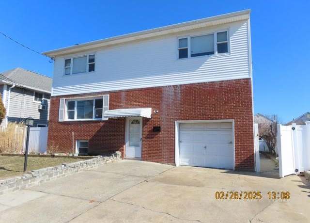Property at 111 Westside Ave, Freeport, NY 11520, 6 beds, 2 baths