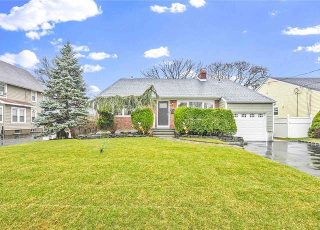Property at 98 Woods Ave, Rockville Centre, NY 11570, 4 beds, 3 baths