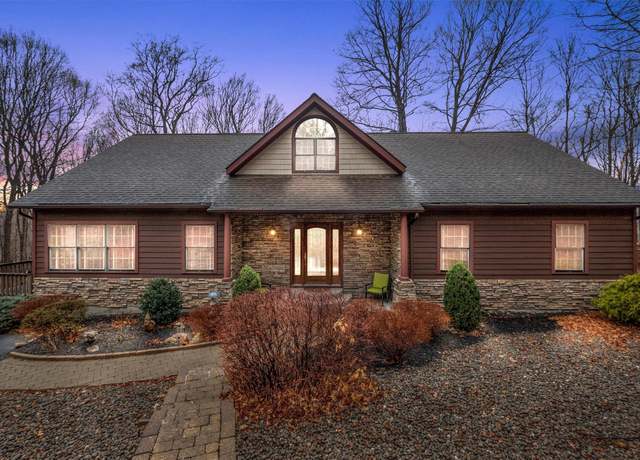 Property at 5 Tundra Ter, Cornwall, NY 12518, 2 beds, 2.5 baths
