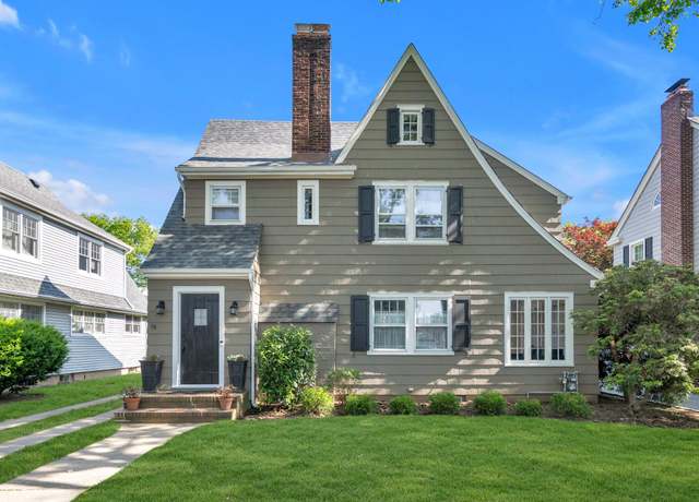 Property at 78 Huron Rd, Floral Park, NY 11001, 3 beds, 2 baths