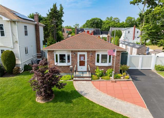 Property at 695 Arlington Ave, Baldwin, NY 11510, 4 beds, 3 baths