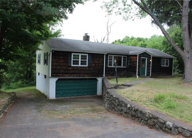 Property at 129 Sycamore Dr, New Windsor, NY 12553, 3 beds, 1 bath