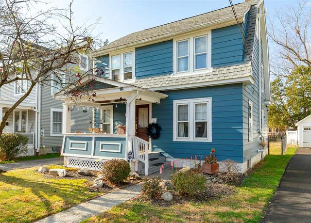 Property at 10 Oakwood Blvd, Poughkeepsie, NY 12603, 3 beds, 2 baths