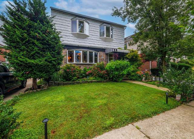 Property at 6 Fernwood Ter N, Garden City, NY 11530, 4 beds, 2 baths