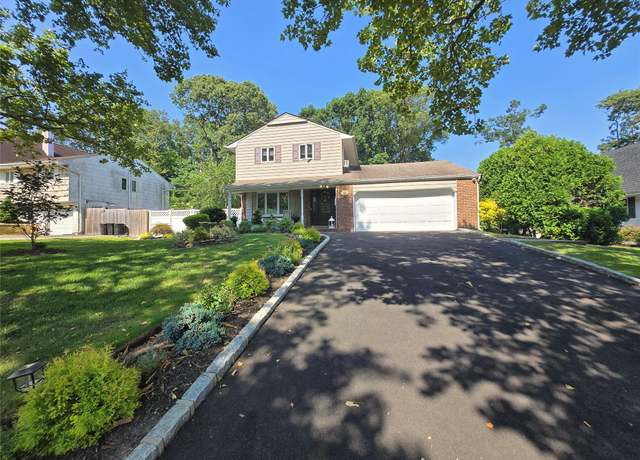 Property at 40 Boxwood Dr, Kings Park, NY 11754, 4 beds, 3.5 baths