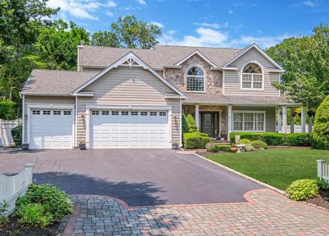 Property at 4 Premier Ct, Nesconset, NY 11779, 4 beds, 2.5 baths