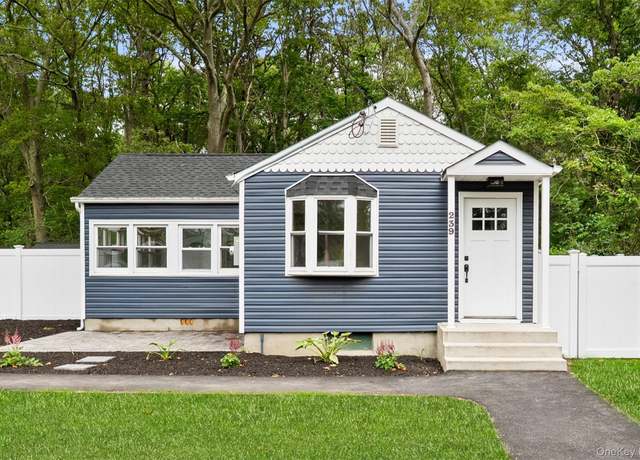 Property at 239 Lake Dr, East Patchogue, NY 11772, 2 beds, 1.5 baths