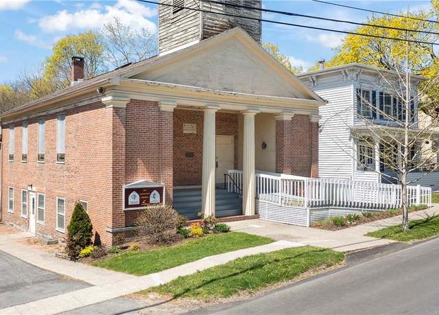 Property at 18 N Franklin St, Athens, NY 12015, 3 beds, 1 bath