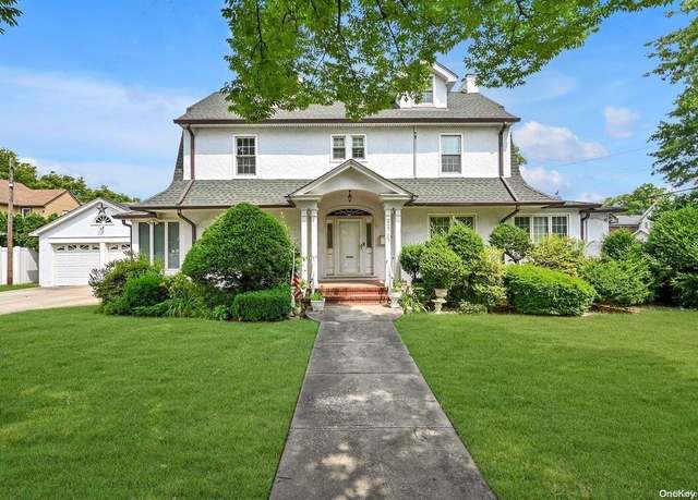 Property at 207-15 39th Ave, Bayside, NY 11361, 4 beds, 2.5 baths