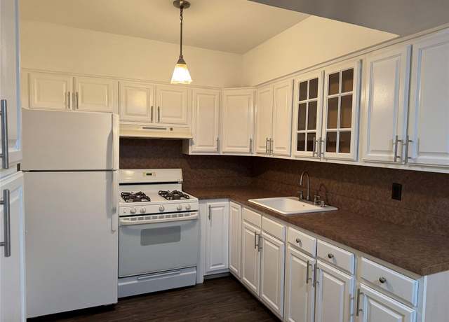 Property at 1725 Edison Ave Unit 2D, Bronx, NY 10461, 1 bed, 1 bath
