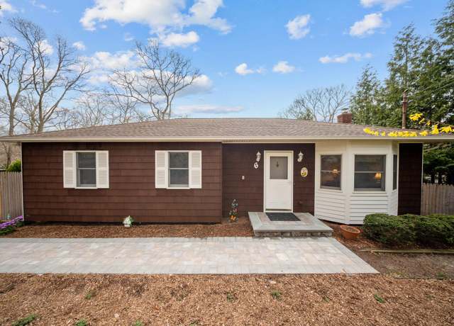 Property at 6 Park Dr, Rocky Point, NY 11778, 3 beds, 1 bath