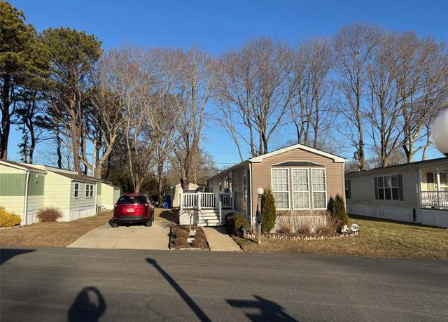 Property at 1661 Old Country Rd #294, Riverhead, NY 11901, 2 beds, 2 baths