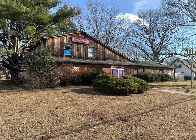 Property at 981 Old Town, Coram, NY 11727, 3 beds, 3 baths