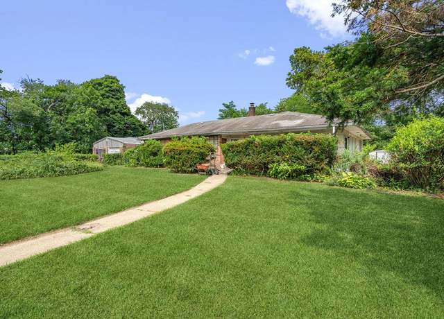 Property at 180 Baiting Place Rd, Farmingdale, NY 11735, 4 beds, 2 baths