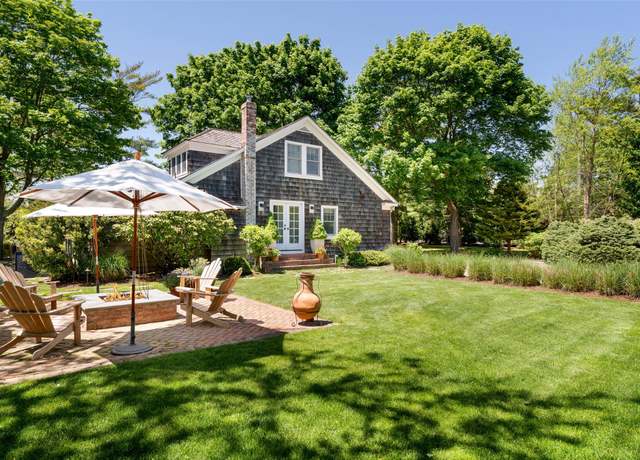 Property at 34 Shinnecock Rd, Hampton Bays, NY 11946, 4 beds, 2 baths