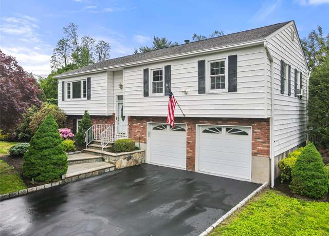 Property at 804 Fox Meadow Rd, Yorktown Heights, NY 10598, 3 beds, 1.5 baths