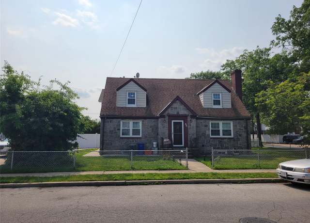 Property at 122 James St, Franklin Square, NY 11010, 4 beds, 2 baths