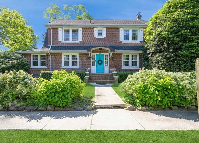 Property at 4 Cayuga Ave, East Northport, NY 11731, 4 beds, 2 baths