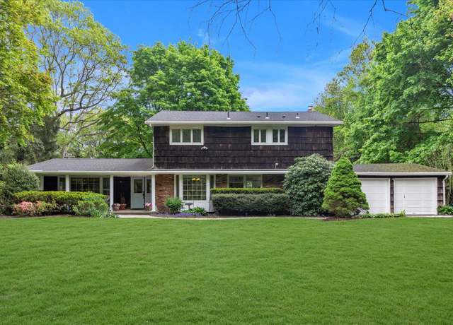 Property at 17 Bramble Ln, Melville, NY 11747, 4 beds, 2.5 baths