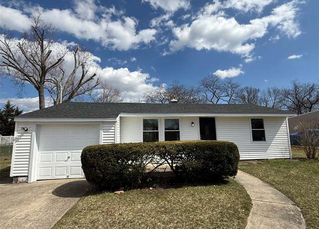 Property at 21 Nicoll Ave, Central Islip, NY 11722, 3 beds, 1 bath