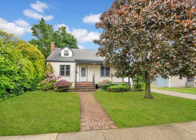 Property at 23 Lenox Pl, Freeport, NY 11520, 4 beds, 1 bath