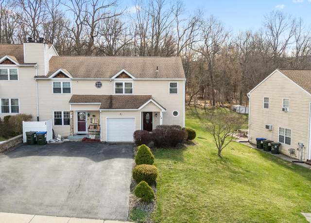 Property at 14 Franklin Pl, Washingtonville, NY 10992, 3 beds, 1.5 baths