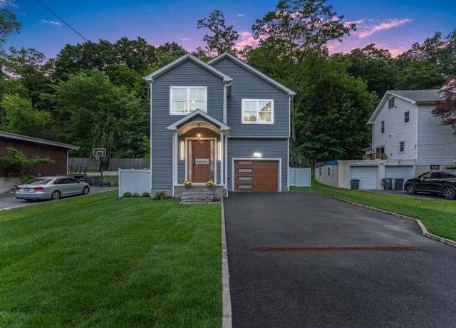 Property at 105 Valley Rd, White Plains, NY 10604, 4 beds, 2.5 baths