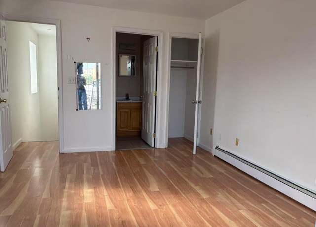 Property at 13273 Maple Ave Unit 4A, Flushing, NY 11355, 2 beds, 2 baths