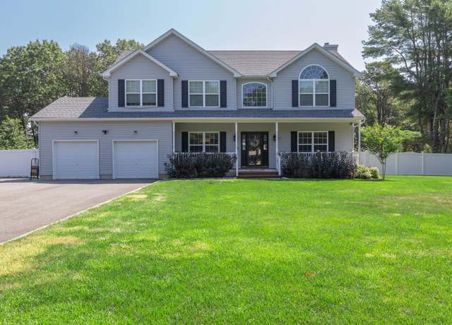 Property at 45 Old Saddle Rd, Ridge, NY 11961, 4 beds, 3 baths