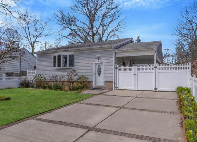Property at 7 Healy St, Huntington, NY 11743, 3 beds, 1 bath