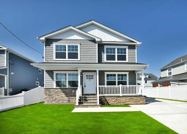 Property at 53 Hewlett St, Hempstead, NY 11550, 4 beds, 3 baths