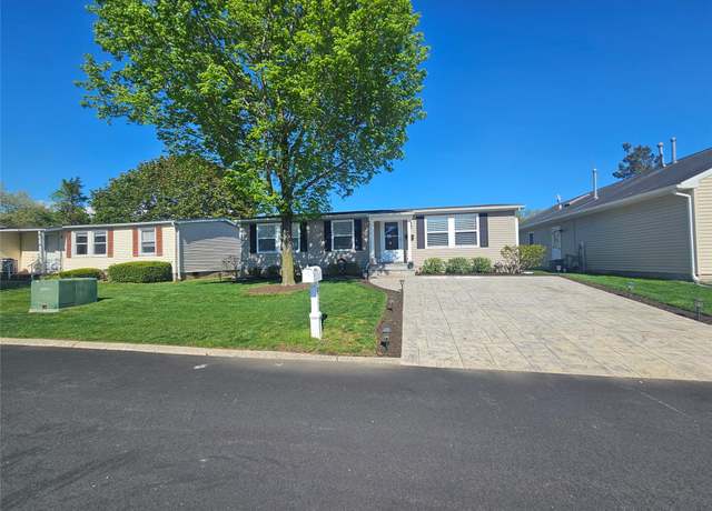 Property at 3 Limetree Dr, Manorville, NY 11949, 2 beds, 1.5 baths