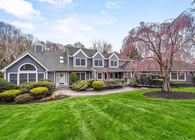 Property at 40 Watergate Dr, Amawalk, NY 10501, 4 beds, 6 baths
