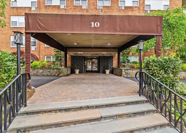 Property at 10 Old Mamaroneck Rd Unit 3F, White Plains, NY 10605, 1 bed, 1 bath