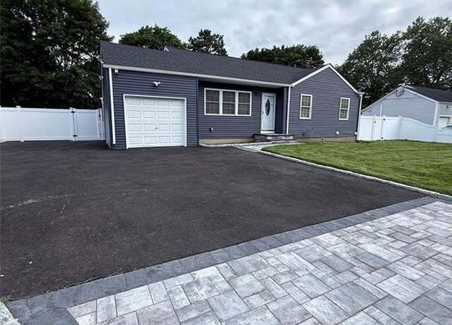 Property at 308 Hancock St, Brentwood, NY 11717, 3 beds, 2 baths