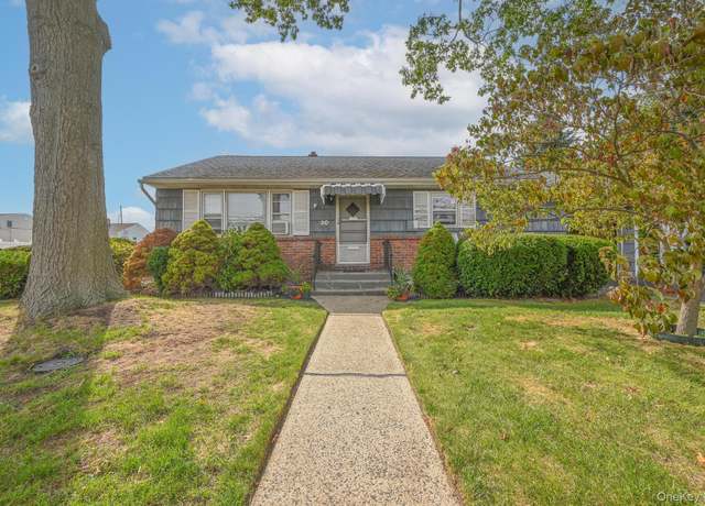 Property at 30 Bloomingdale Rd, Hicksville, NY 11801, 3 beds, 1 bath