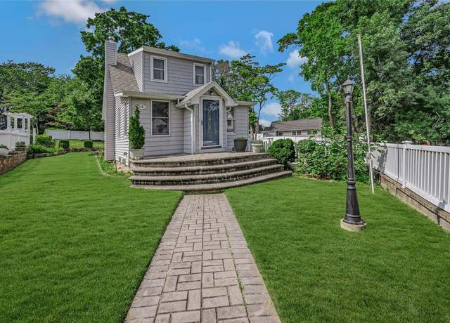 Property at 115 Dawn Rd, Rocky Point, NY 11778, 3 beds, 2.5 baths