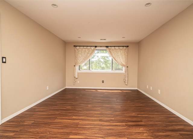Property at 189 Feller Dr, Central Islip, NY 11722, 2 beds, 1 bath