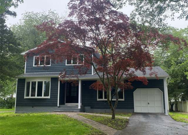 Property at 95 Muncie Rd, West Babylon, NY 11704, 3 beds, 2 baths