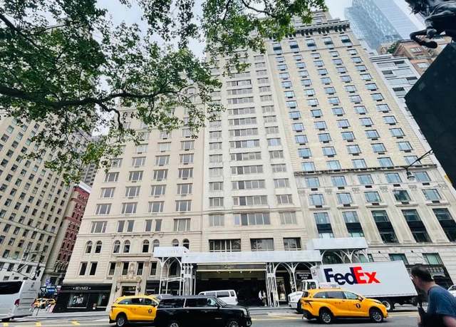Property at 106 Central Park S Unit 11LM, New York (manhattan), NY 10019, 2 beds, 2 baths
