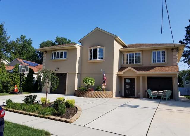 Property at 526 Hazel Dr, Woodmere, NY 11598, 4 beds, 2.5 baths