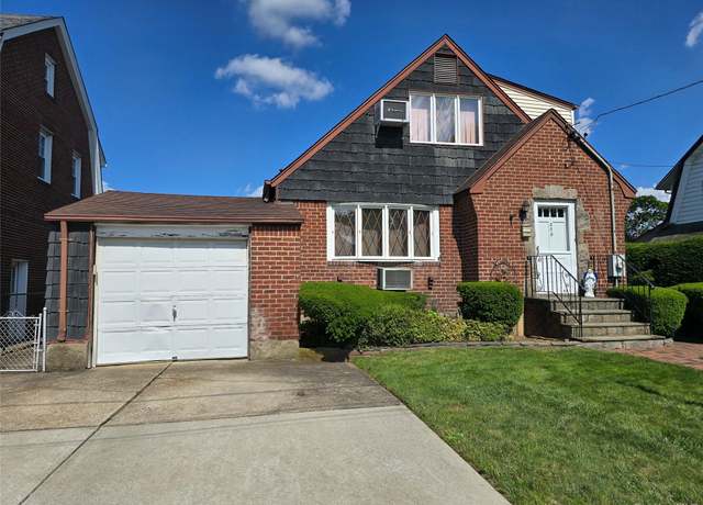 Property at 306 Covert Ave, New Hyde Park, NY 11040, 5 beds, 2 baths