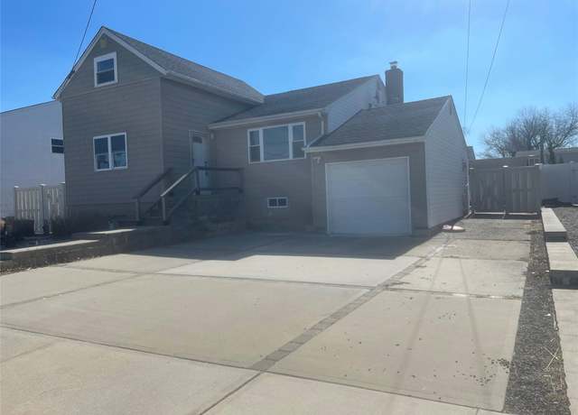 Property at 1112 Jackson Pl, Baldwin, NY 11510, 3 beds, 3 baths