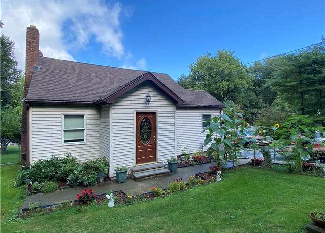 Property at 123 Greenwood Dr, Fishkill, NY 12508, 4 beds, 3 baths