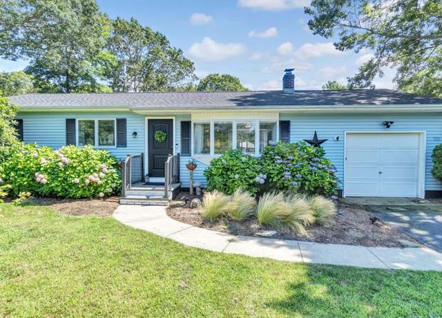 Property at 21 Holzman Dr, Hampton Bays, NY 11946, 3 beds, 1 bath