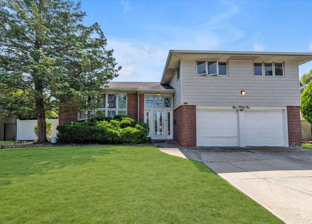 Property at 541 Woodbury Rd, Plainview, NY 11803, 4 beds, 2.5 baths